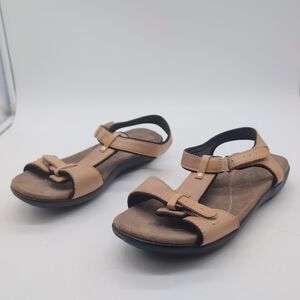 Natural Soul Glenis Sz 8.5 Comfort Fit Women’s Tan Leather Sandals